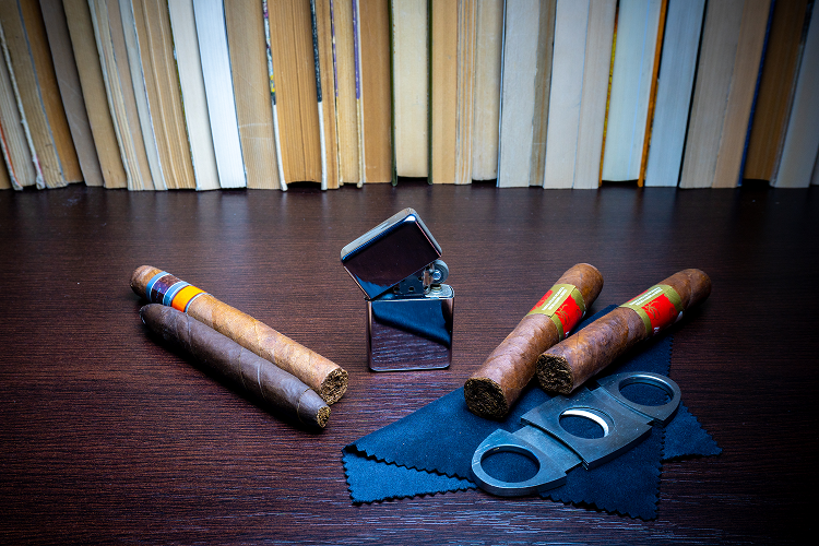 box-cigars-sits-table-with-blue-cloth