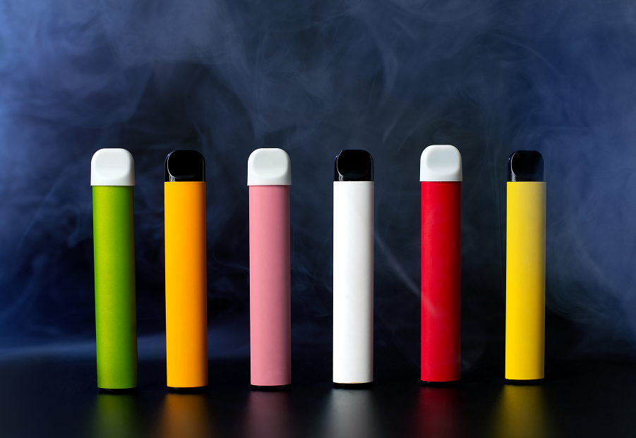 set-colorful-disposable-electronic-cigarettes-black